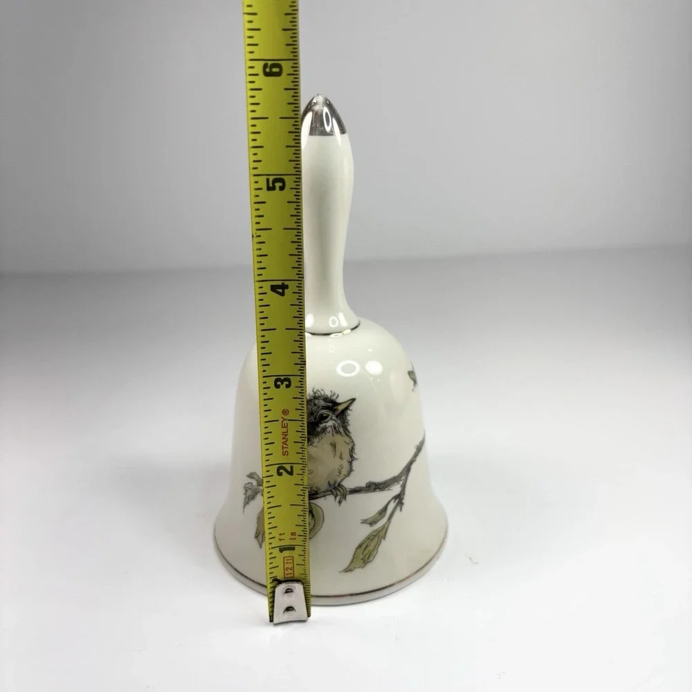Porcelain‎ Enesco Bell by Mary Mugg 1977 Baby Bird With Butterfly 5 3/4